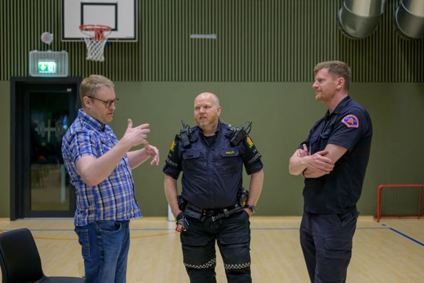Meteorolog, politi og brannvesen utveksler kunnskap og erfaringer